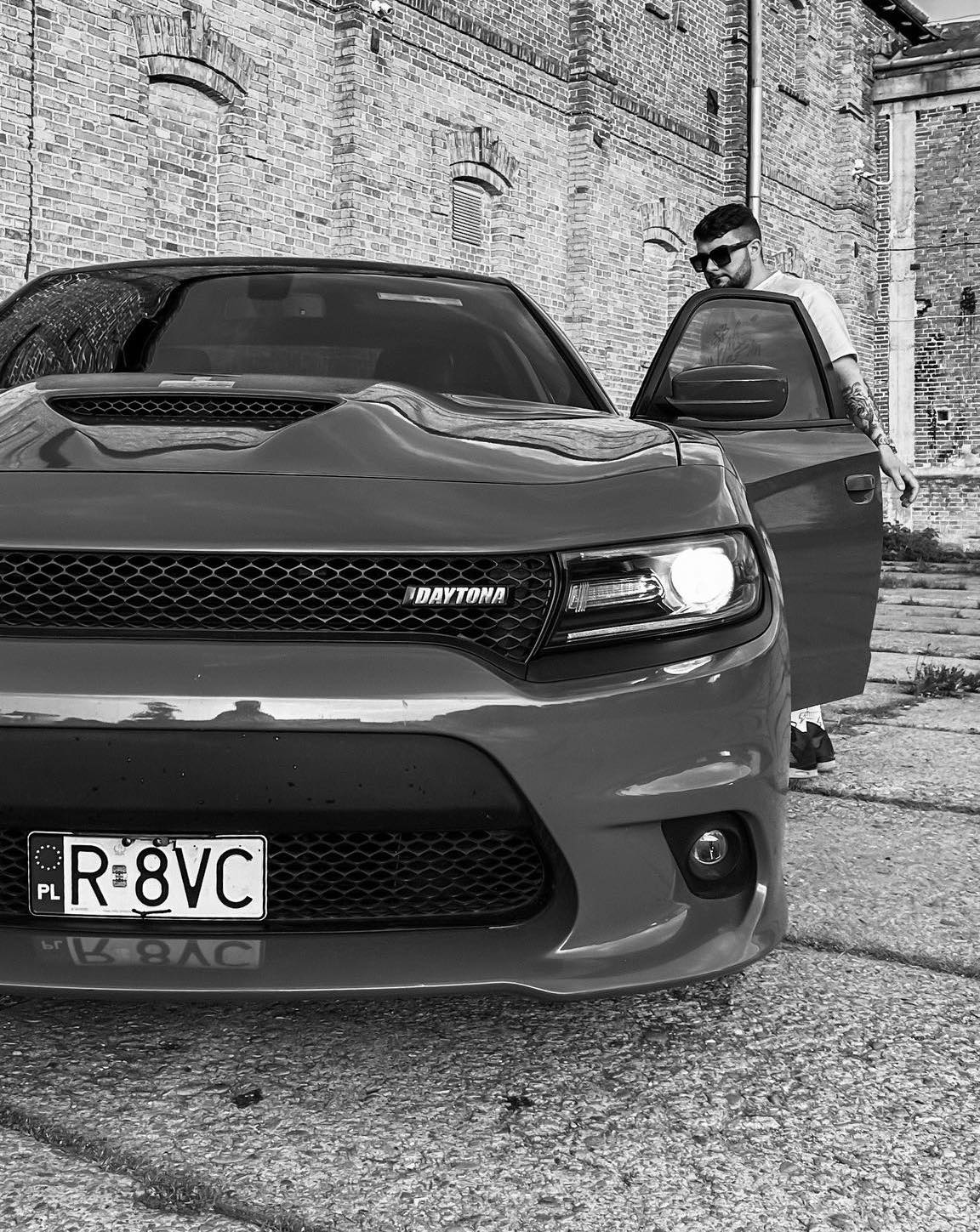 Zespół ImportujAuto.pl – doświadczenie w imporcie samochodów z USA i Kanady